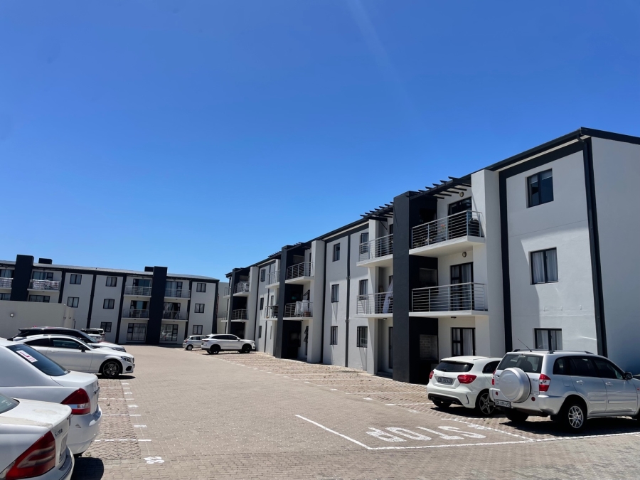 3 Bedroom Property for Sale in Parklands East Western Cape